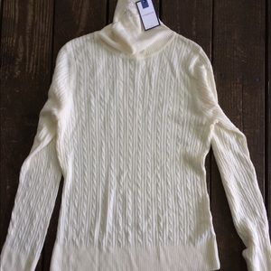 NWT Croft & Barrow Cream sweater Medium